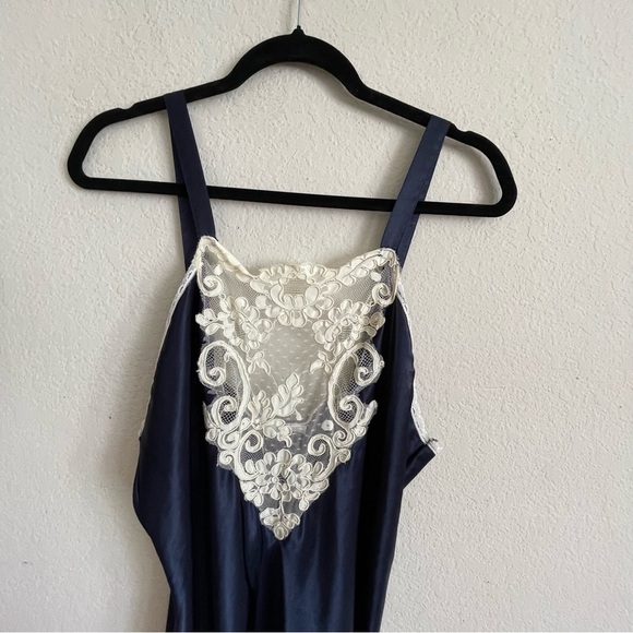 Val Mode lingerie Elegant Navy Blue Lace Trim Slip Dress size L long silky feel - Picture 3 of 11